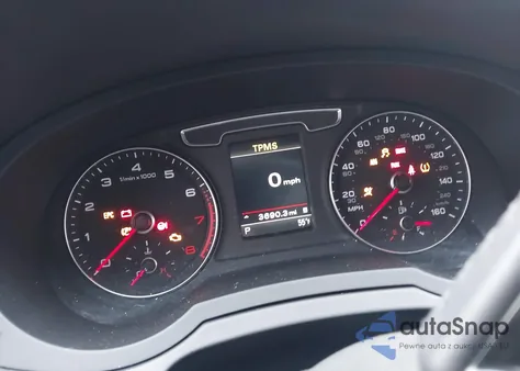 2018 Audi Q3 2.0T Premium/2.0T Sport Premium z USA, uszkodzony, nr VIN WA1ECCFS9JR010637